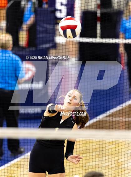 Thumbnail 2 in Granada vs. Caliche (CHSAA 1A Round 1) photogallery.