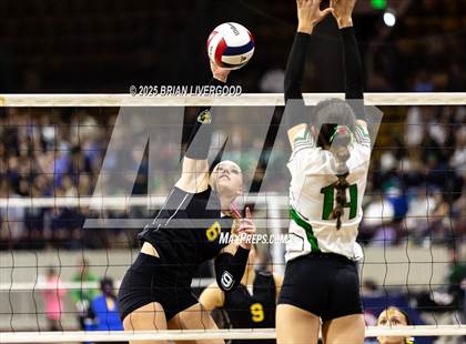 Thumbnail 2 in Granada vs. Caliche (CHSAA 1A Round 1) photogallery.