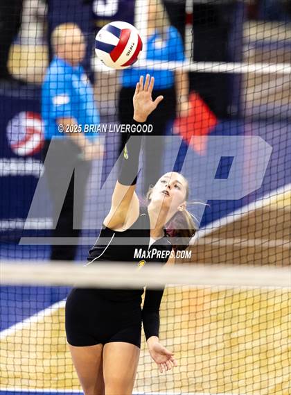 Thumbnail 3 in Granada vs. Caliche (CHSAA 1A Round 1) photogallery.