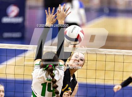 Thumbnail 2 in Granada vs. Caliche (CHSAA 1A Round 1) photogallery.