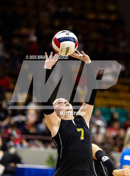 Thumbnail 3 in Granada vs. Caliche (CHSAA 1A Round 1) photogallery.