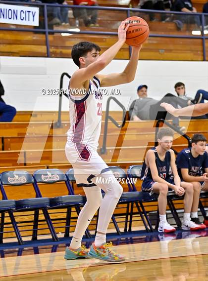Thumbnail 2 in Blue River Valley vs. Seton Catholic (IHSAA 1A Section 56 First Round) photogallery.