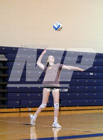 Thumbnail 1 in Utica Eisenhower vs. Seaholm (Detroit Country Day) photogallery.