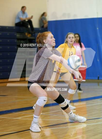 Thumbnail 2 in Utica Eisenhower vs. Seaholm (Detroit Country Day) photogallery.