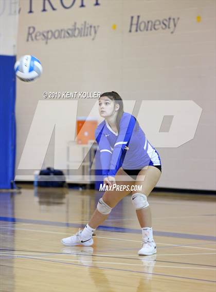 Thumbnail 1 in Utica Eisenhower vs. Seaholm (Detroit Country Day) photogallery.