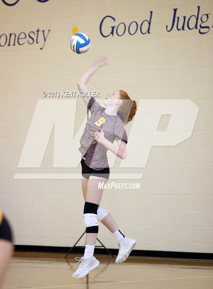 Thumbnail 3 in Utica Eisenhower vs. Seaholm (Detroit Country Day) photogallery.