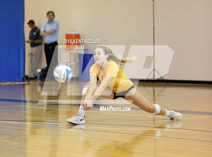 Thumbnail 1 in Utica Eisenhower vs. Seaholm (Detroit Country Day) photogallery.