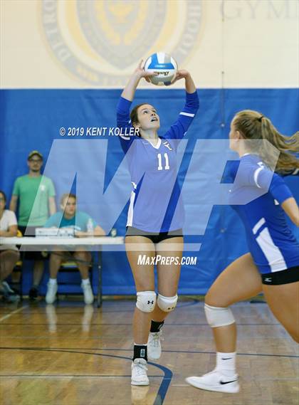 Thumbnail 3 in Utica Eisenhower vs. Seaholm (Detroit Country Day) photogallery.