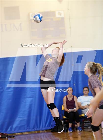 Thumbnail 1 in Utica Eisenhower vs. Seaholm (Detroit Country Day) photogallery.