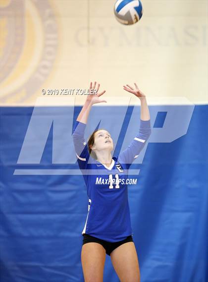 Thumbnail 3 in Utica Eisenhower vs. Seaholm (Detroit Country Day) photogallery.