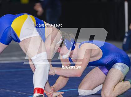 Thumbnail 3 in NYSPHSAA D1 Wrestling Championships (3rd/4th Place) photogallery.