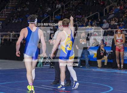 Thumbnail 3 in NYSPHSAA D1 Wrestling Championships (3rd/4th Place) photogallery.