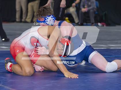Thumbnail 2 in NYSPHSAA D1 Wrestling Championships (3rd/4th Place) photogallery.