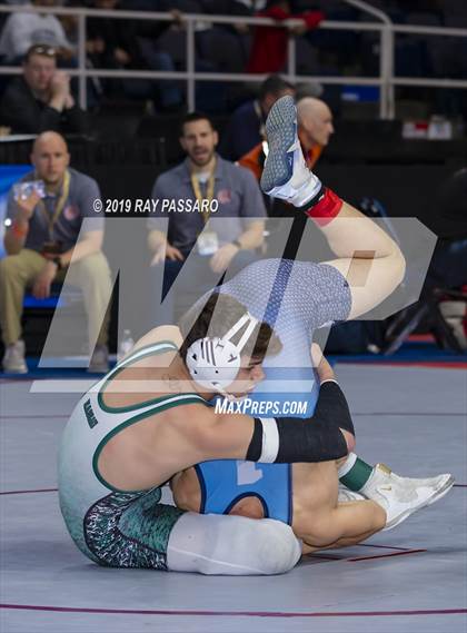 Thumbnail 1 in NYSPHSAA D1 Wrestling Championships (3rd/4th Place) photogallery.
