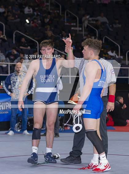 Thumbnail 2 in NYSPHSAA D1 Wrestling Championships (3rd/4th Place) photogallery.