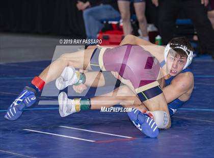 Thumbnail 2 in NYSPHSAA D1 Wrestling Championships (3rd/4th Place) photogallery.