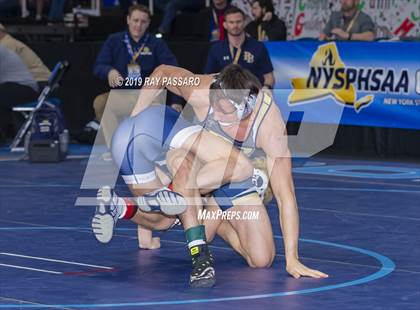 Thumbnail 3 in NYSPHSAA D1 Wrestling Championships (3rd/4th Place) photogallery.