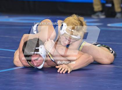 Thumbnail 3 in NYSPHSAA D1 Wrestling Championships (3rd/4th Place) photogallery.