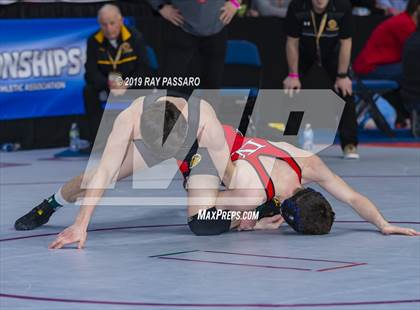 Thumbnail 1 in NYSPHSAA D1 Wrestling Championships (3rd/4th Place) photogallery.
