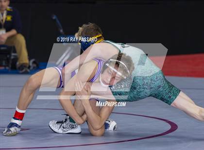 Thumbnail 2 in NYSPHSAA D1 Wrestling Championships (3rd/4th Place) photogallery.