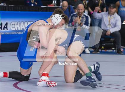 Thumbnail 2 in NYSPHSAA D1 Wrestling Championships (3rd/4th Place) photogallery.