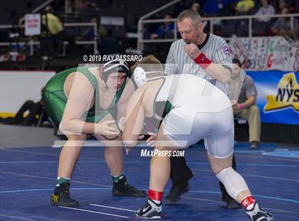 Thumbnail 3 in NYSPHSAA D1 Wrestling Championships (3rd/4th Place) photogallery.