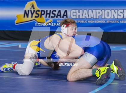 Thumbnail 3 in NYSPHSAA D1 Wrestling Championships (3rd/4th Place) photogallery.