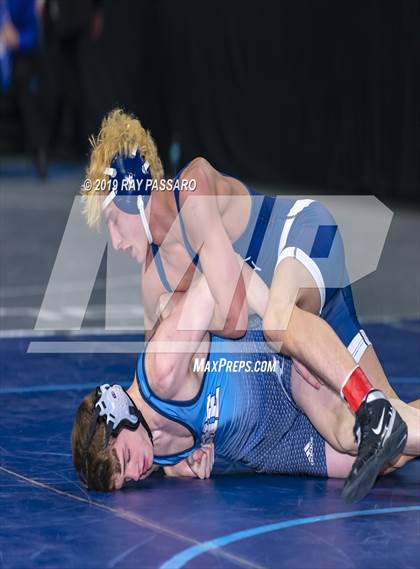 Thumbnail 2 in NYSPHSAA D1 Wrestling Championships (3rd/4th Place) photogallery.