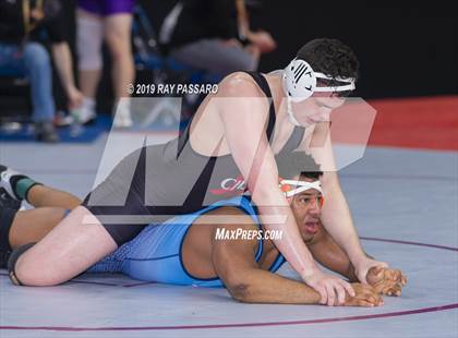 Thumbnail 2 in NYSPHSAA D1 Wrestling Championships (3rd/4th Place) photogallery.