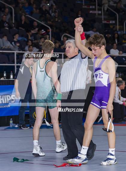 Thumbnail 2 in NYSPHSAA D1 Wrestling Championships (3rd/4th Place) photogallery.