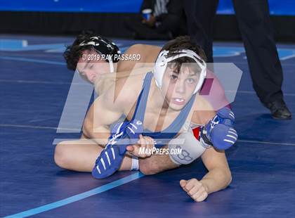 Thumbnail 2 in NYSPHSAA D1 Wrestling Championships (3rd/4th Place) photogallery.