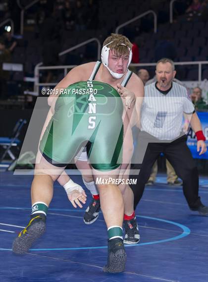 Thumbnail 2 in NYSPHSAA D1 Wrestling Championships (3rd/4th Place) photogallery.