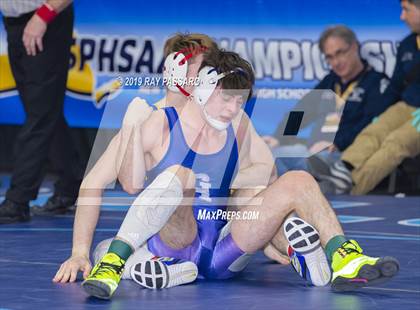 Thumbnail 2 in NYSPHSAA D1 Wrestling Championships (3rd/4th Place) photogallery.