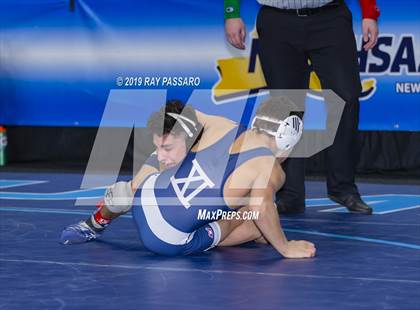 Thumbnail 2 in NYSPHSAA D1 Wrestling Championships (3rd/4th Place) photogallery.