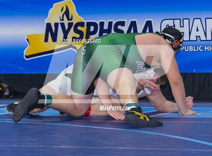 Thumbnail 2 in NYSPHSAA D1 Wrestling Championships (3rd/4th Place) photogallery.
