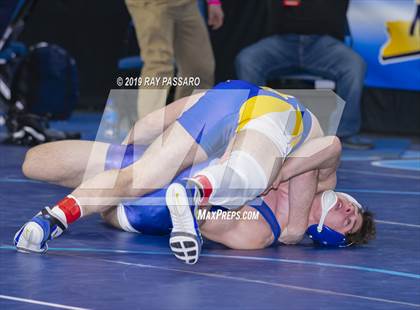 Thumbnail 3 in NYSPHSAA D1 Wrestling Championships (3rd/4th Place) photogallery.
