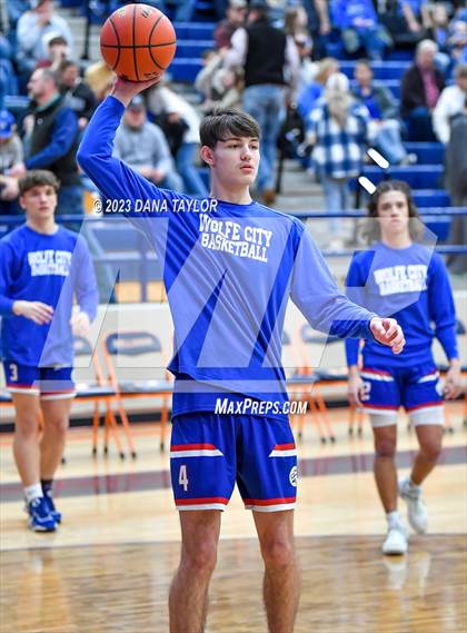 Thumbnail 1 in Wolfe City vs Lipan (UIL 2A Region II Semifinal) photogallery.