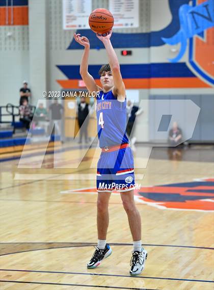 Thumbnail 1 in Wolfe City vs Lipan (UIL 2A Region II Semifinal) photogallery.