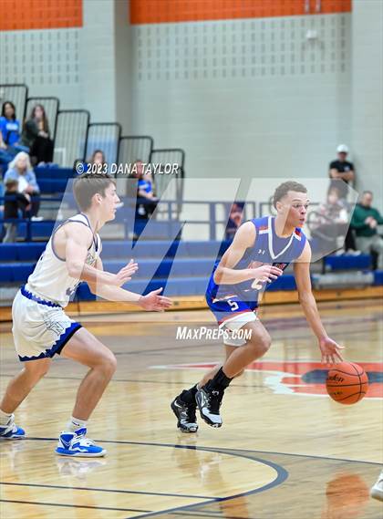 Thumbnail 2 in Wolfe City vs Lipan (UIL 2A Region II Semifinal) photogallery.