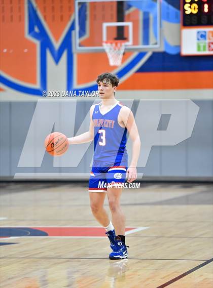 Thumbnail 1 in Wolfe City vs Lipan (UIL 2A Region II Semifinal) photogallery.