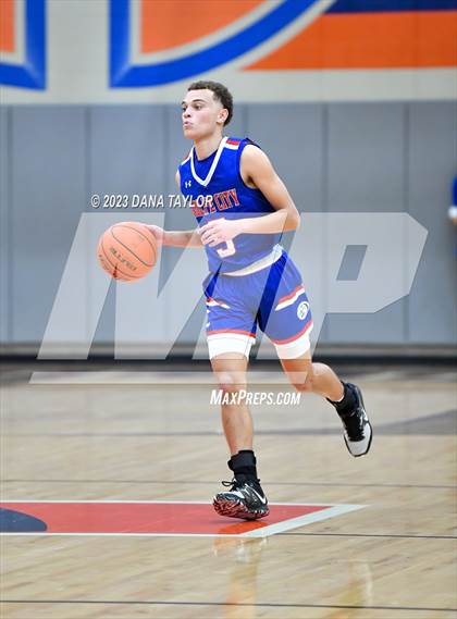 Thumbnail 1 in Wolfe City vs Lipan (UIL 2A Region II Semifinal) photogallery.