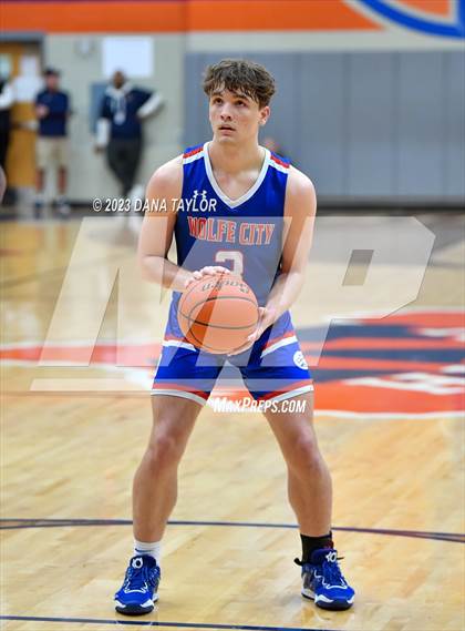 Thumbnail 1 in Wolfe City vs Lipan (UIL 2A Region II Semifinal) photogallery.