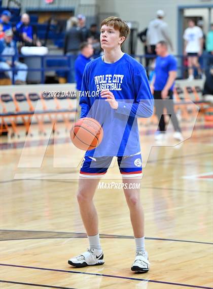 Thumbnail 2 in Wolfe City vs Lipan (UIL 2A Region II Semifinal) photogallery.