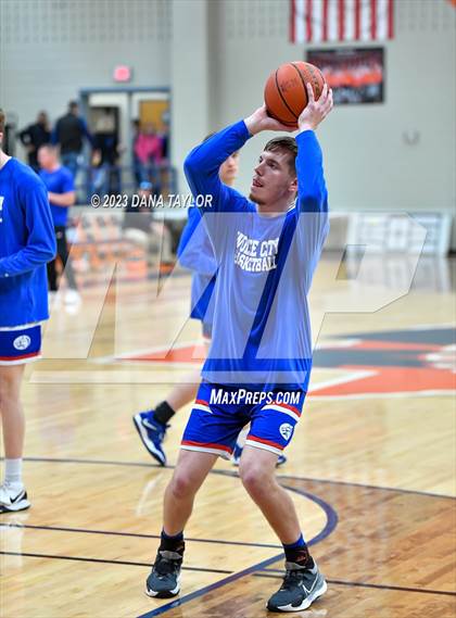Thumbnail 3 in Wolfe City vs Lipan (UIL 2A Region II Semifinal) photogallery.