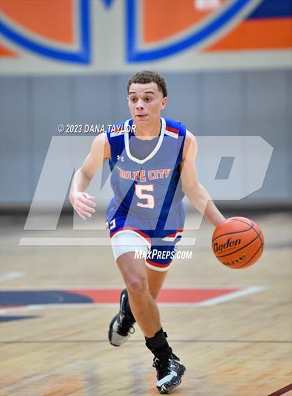 Thumbnail 1 in Wolfe City vs Lipan (UIL 2A Region II Semifinal) photogallery.