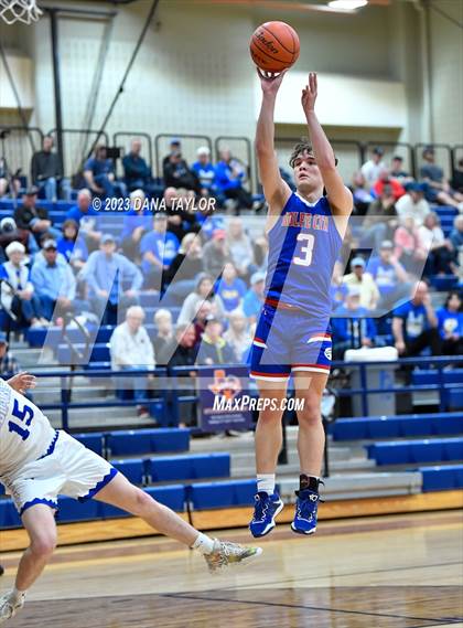 Thumbnail 3 in Wolfe City vs Lipan (UIL 2A Region II Semifinal) photogallery.