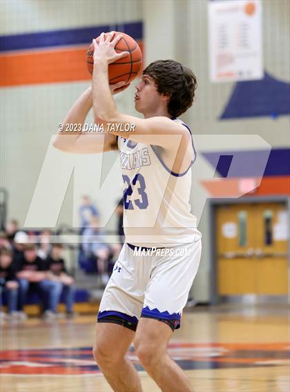 Thumbnail 2 in Wolfe City vs Lipan (UIL 2A Region II Semifinal) photogallery.