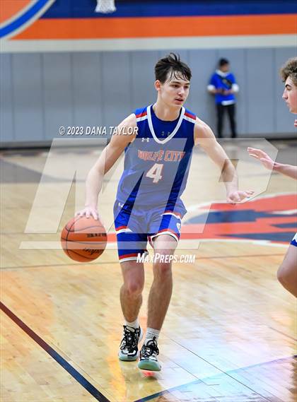 Thumbnail 1 in Wolfe City vs Lipan (UIL 2A Region II Semifinal) photogallery.