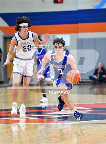 Thumbnail 2 in Wolfe City vs Lipan (UIL 2A Region II Semifinal) photogallery.