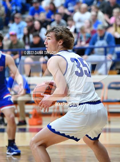 Thumbnail 2 in Wolfe City vs Lipan (UIL 2A Region II Semifinal) photogallery.